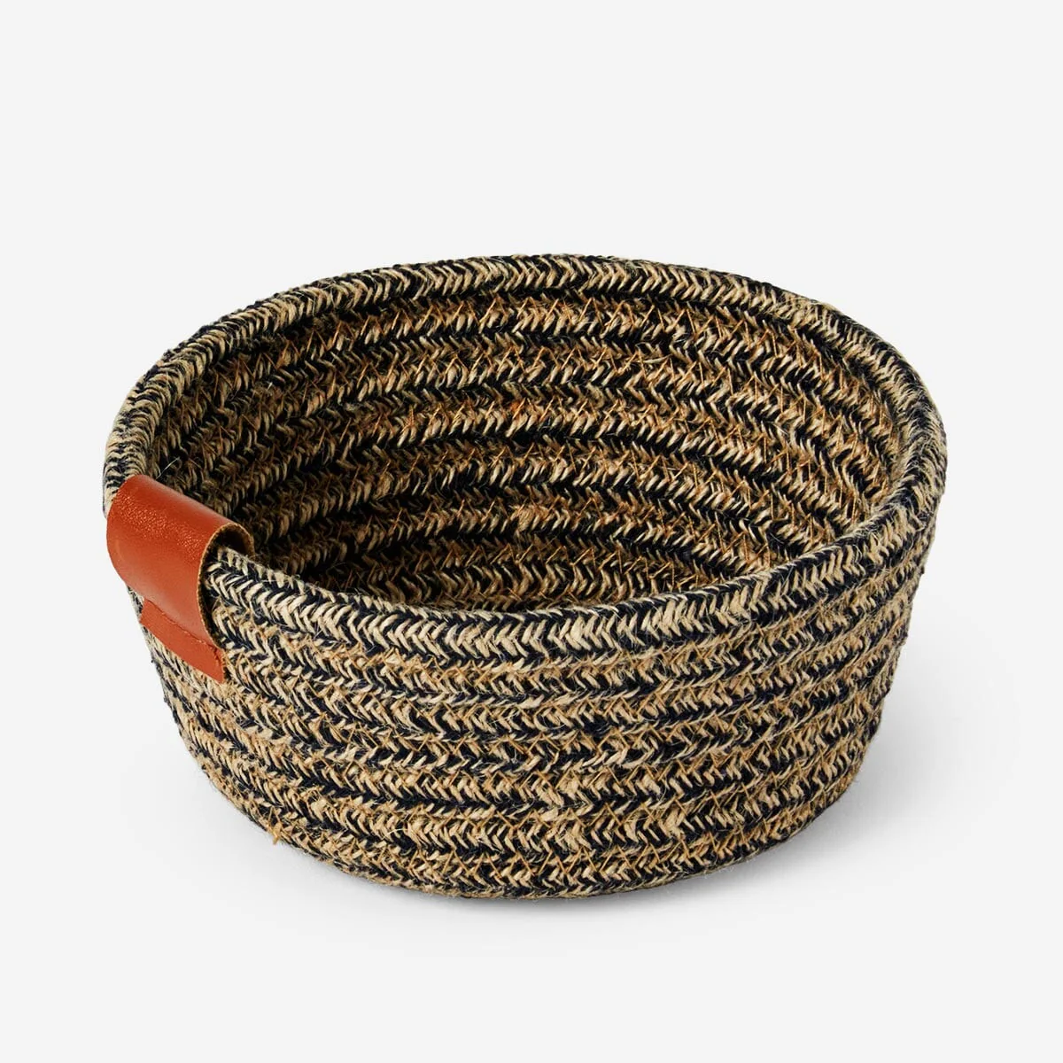 Dark weaved basket - 16 cm