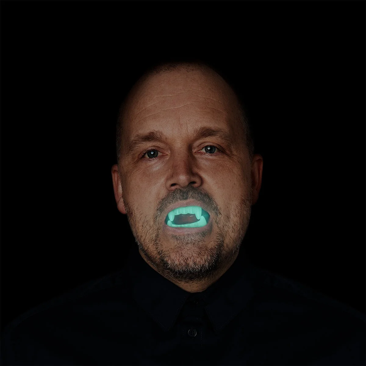Glow in the dark vampire fangs - Onesize - Image 3