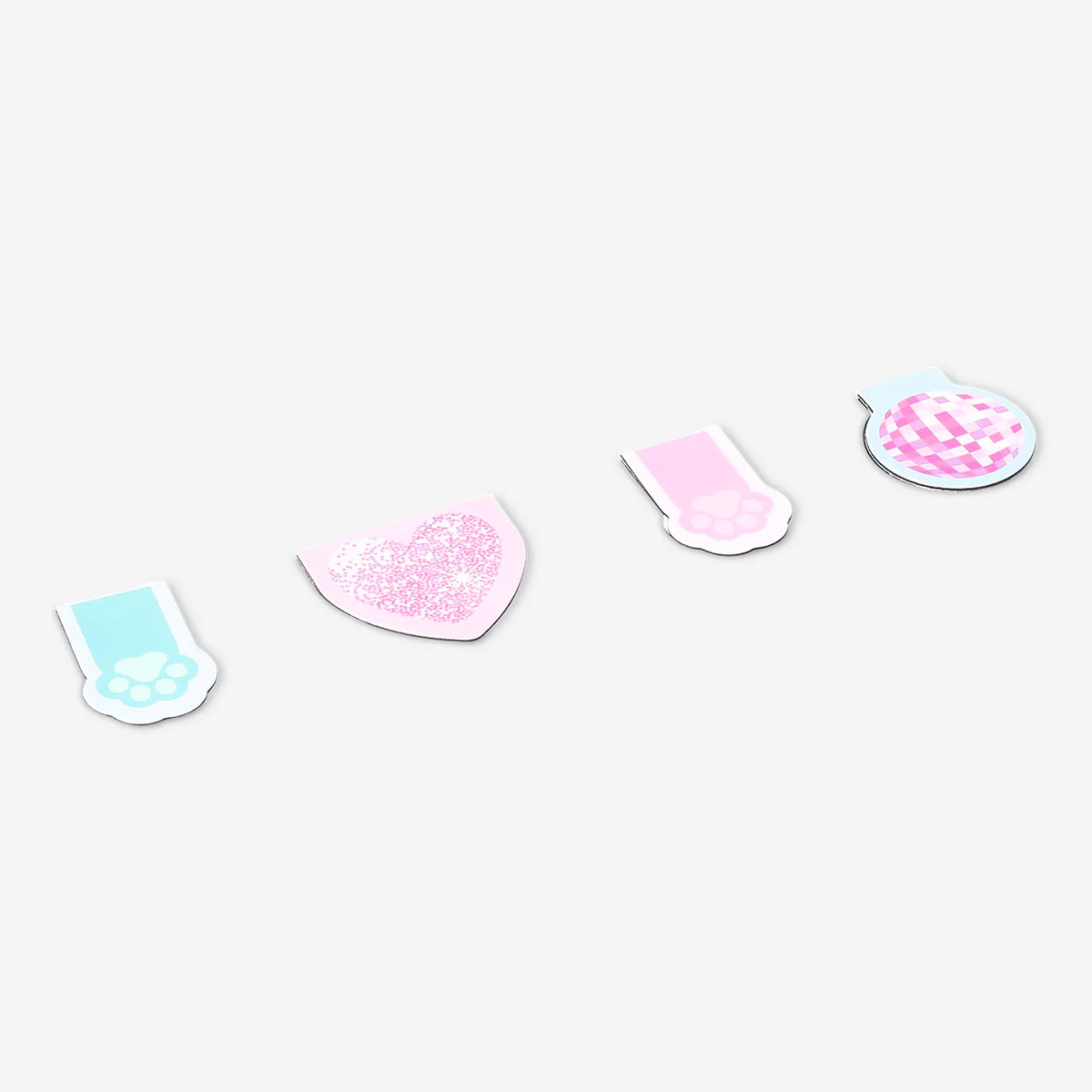 Magnetic bookmarks with sparkles and paws - 4 pcs - Image 2