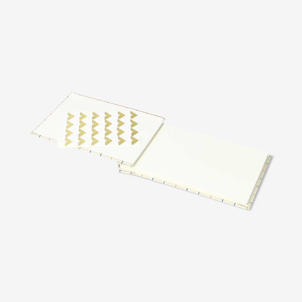 Photo album with grid pattern - Image 2