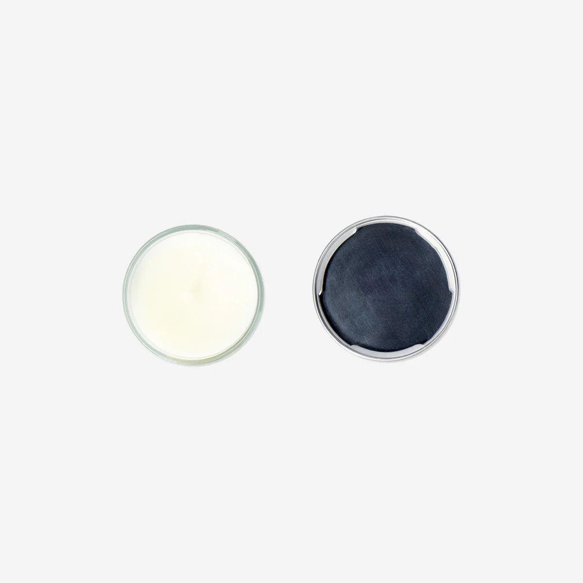 Scented candle  with peach fragrance - Image 2