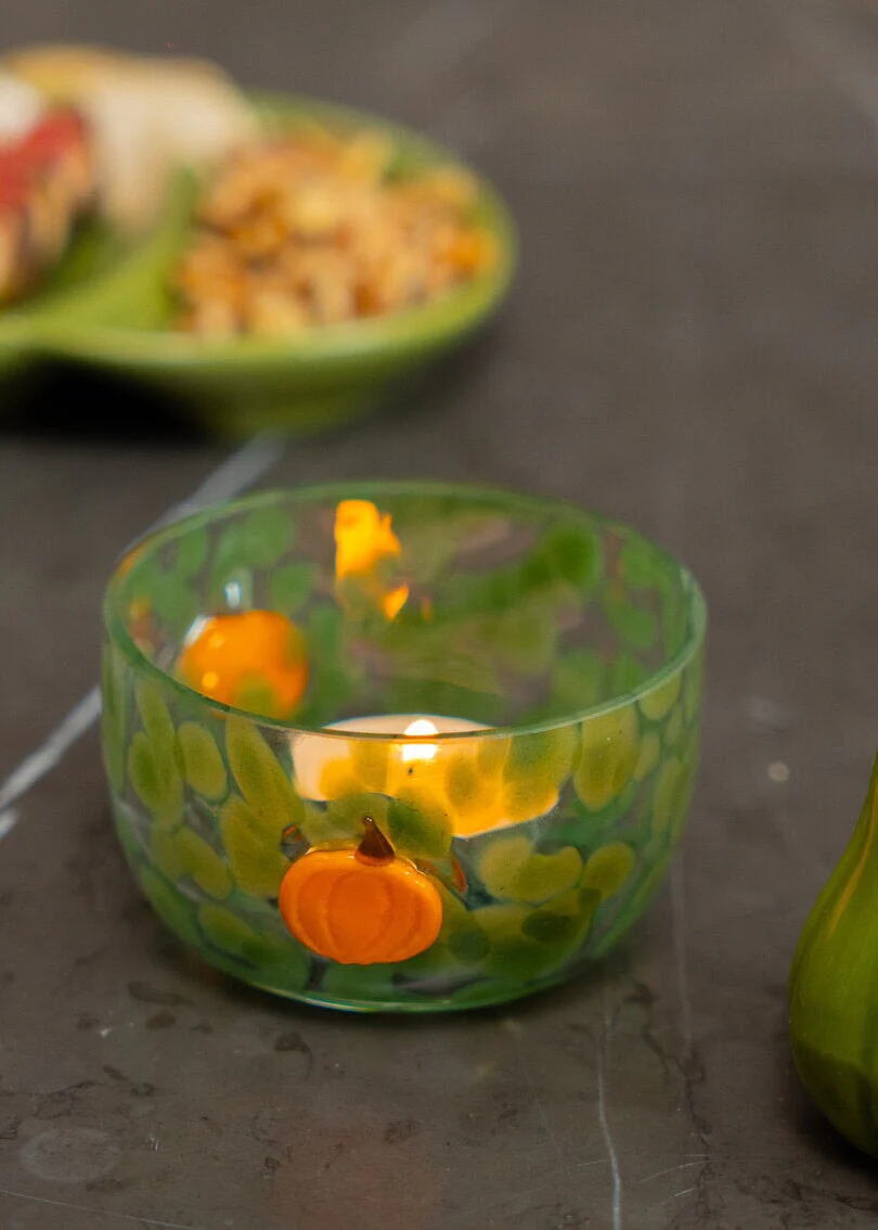 Tealight holder with green dots and pumpkins
