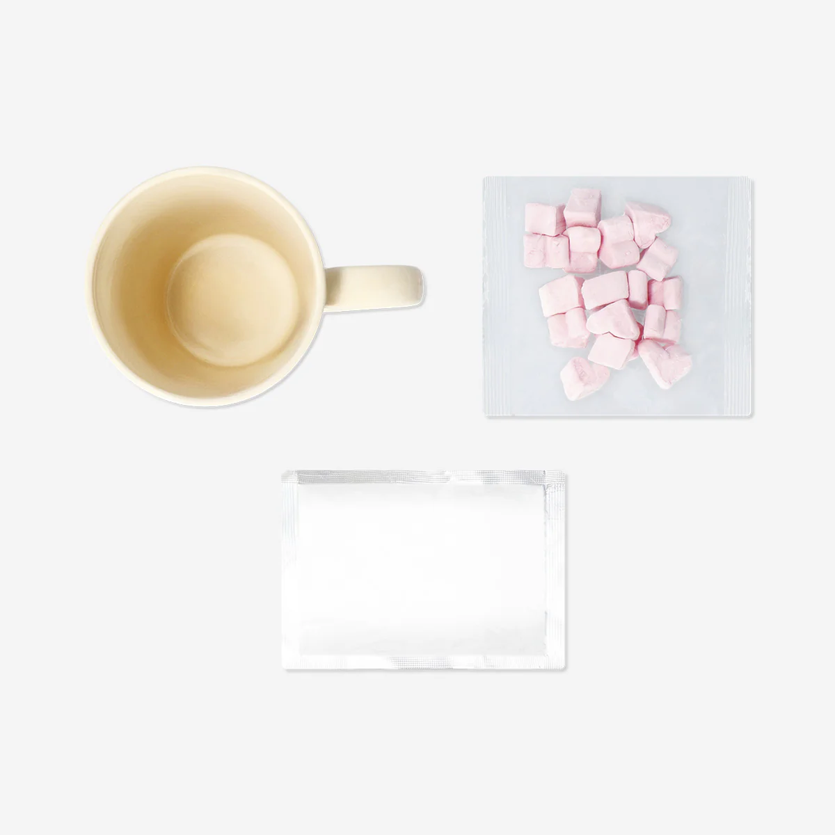 Valentine mug with hot chocolate filling and mini marshmallows - Image 3